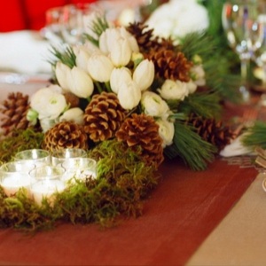 Merry-and-Bright-Christmas-Wedding-Centerpieces_28